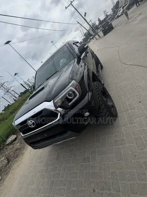 Toyota Tacoma V6 4dr Access Cab 4WD 6.1 ft. SB (4.0L 6cyl 5A) 2015