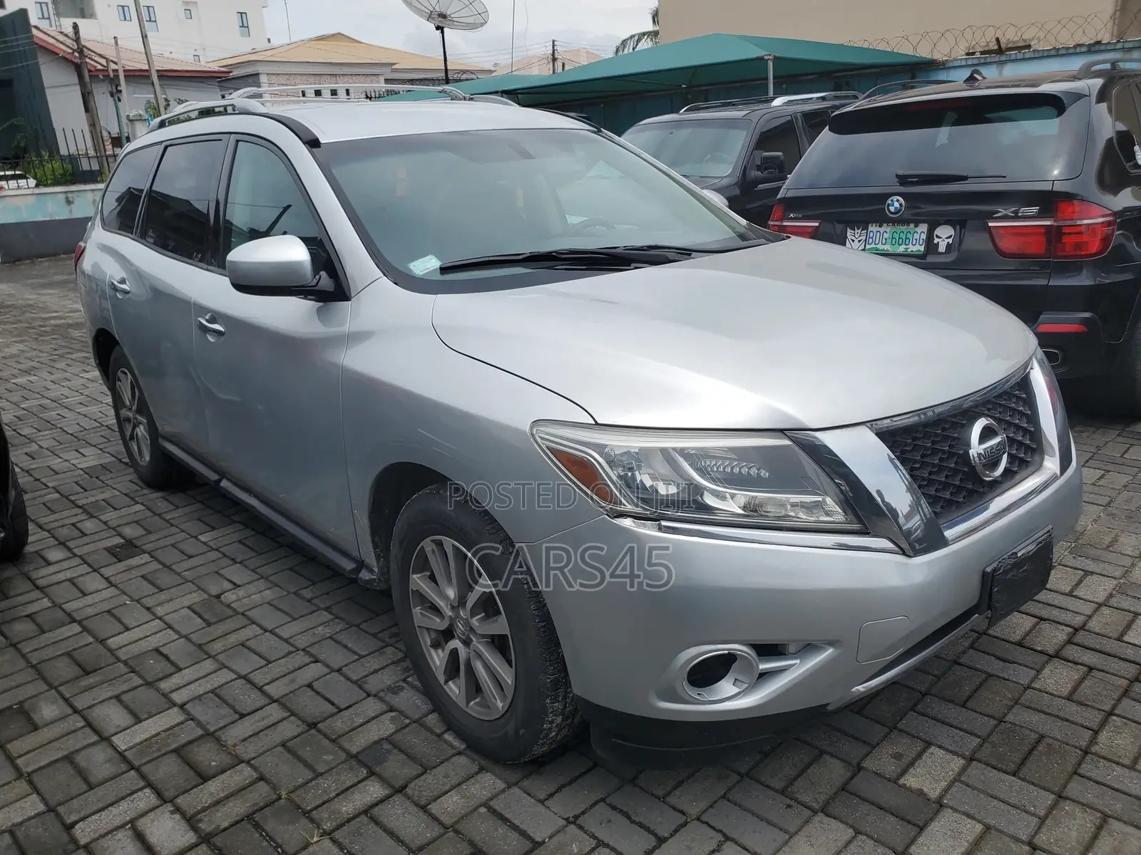 Nissan Pathfinder 2013 Silver