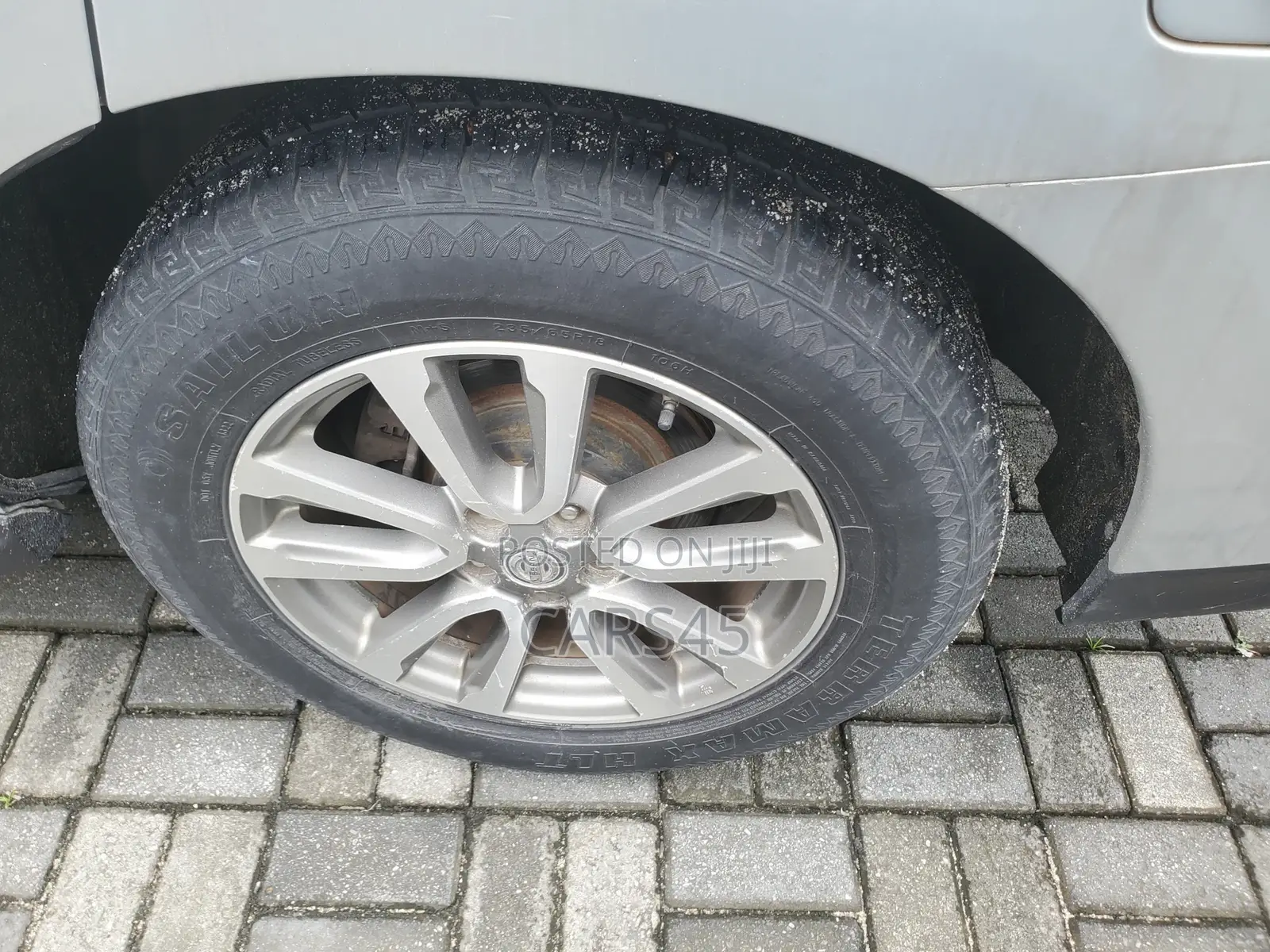Nissan Pathfinder 2013 Silver