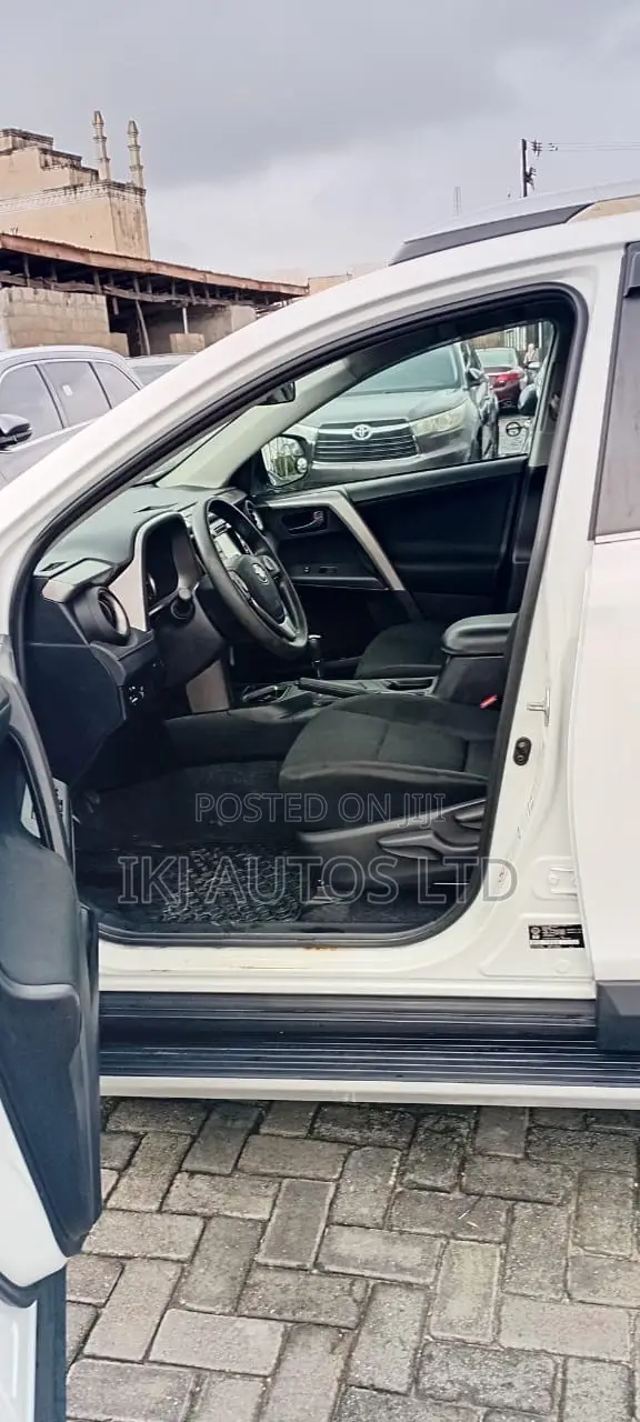 Toyota RAV4 2016 White