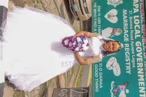 Beautiful White Ball Gown Wedding Dress - Uk 14/16 - Lagos