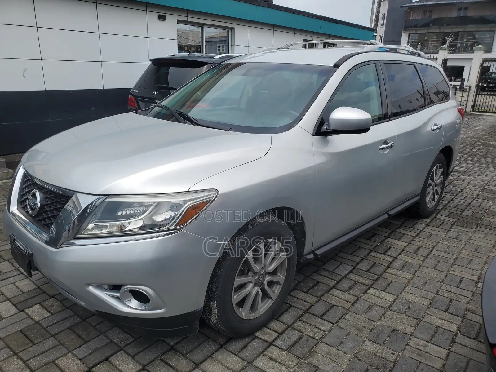Nissan Pathfinder 2013 Silver