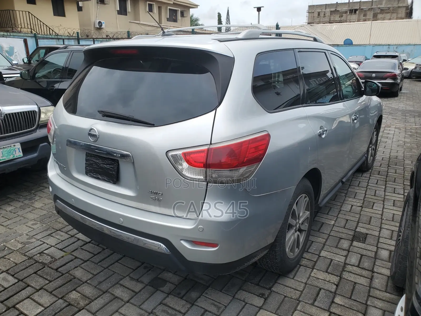 Nissan Pathfinder 2013 Silver