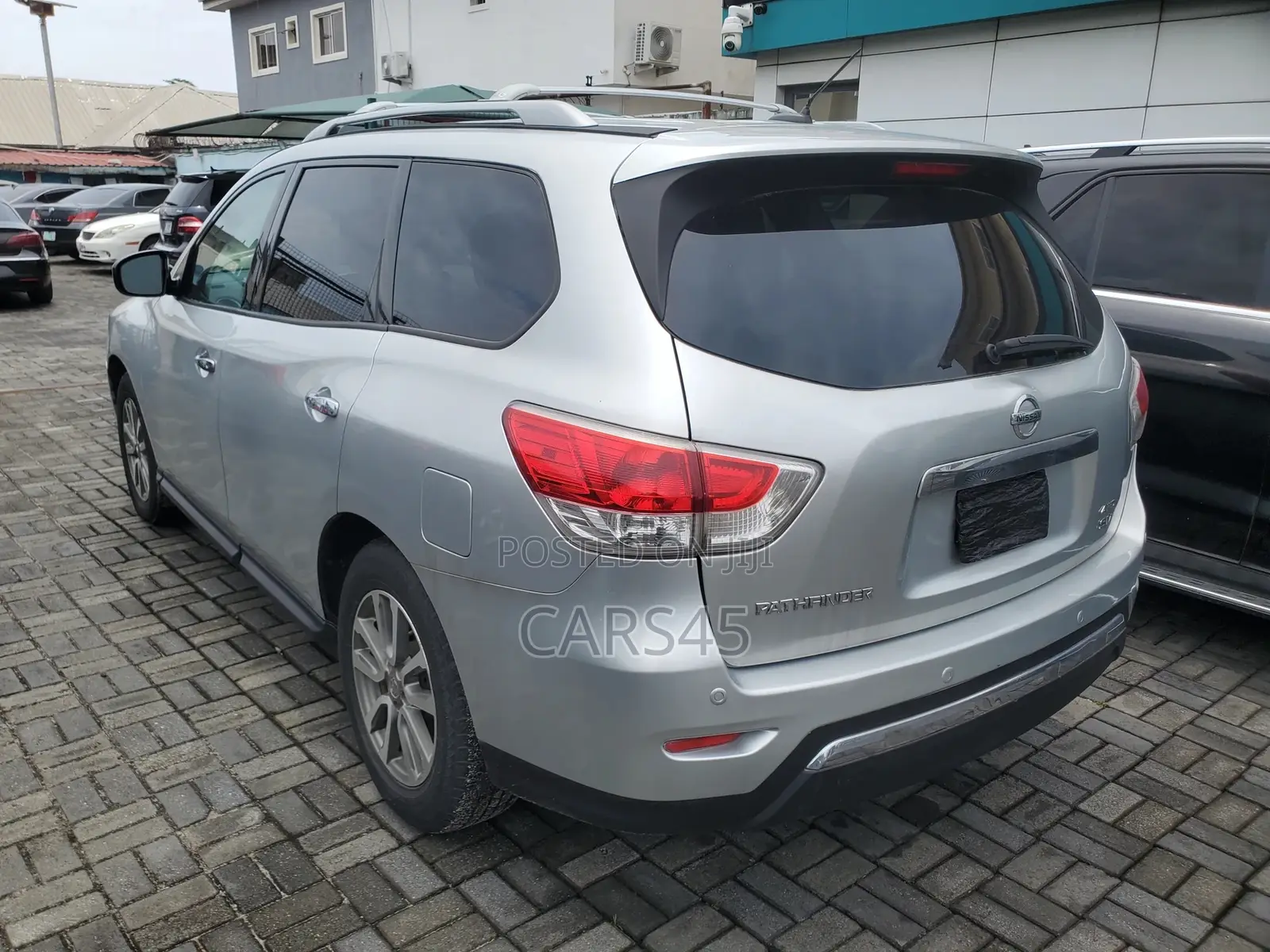 Nissan Pathfinder 2013 Silver