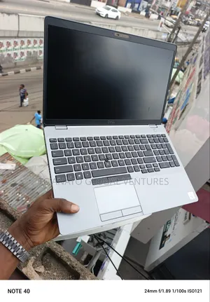 Laptop Dell Latitude 5511 8GB Intel Core i7 SSD 256GB