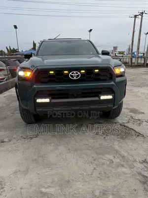 Toyota 4-Runner 2025 Green