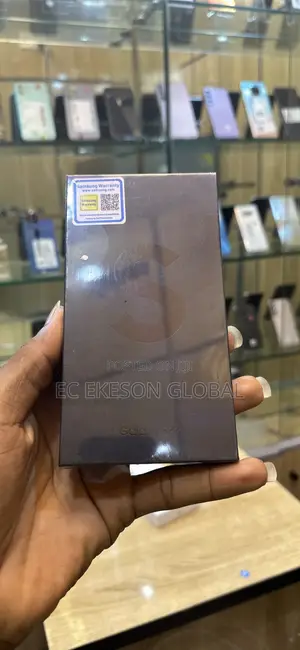 New Samsung Galaxy S22 5G 128 GB Black