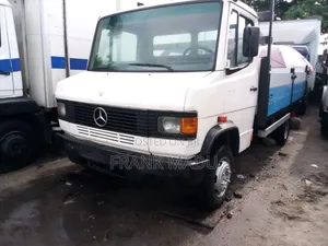 Mercedes-Benz 2021 White