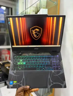 Laptop MSI Cyborg 15 16GB Intel Core i7 SSD 1T