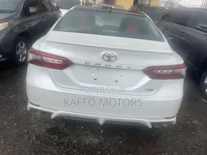 Toyota Camry XSE (2.5L 4cyl 8A) 2019 White