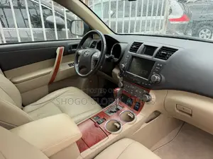 Toyota Highlander Limited 2010 White
