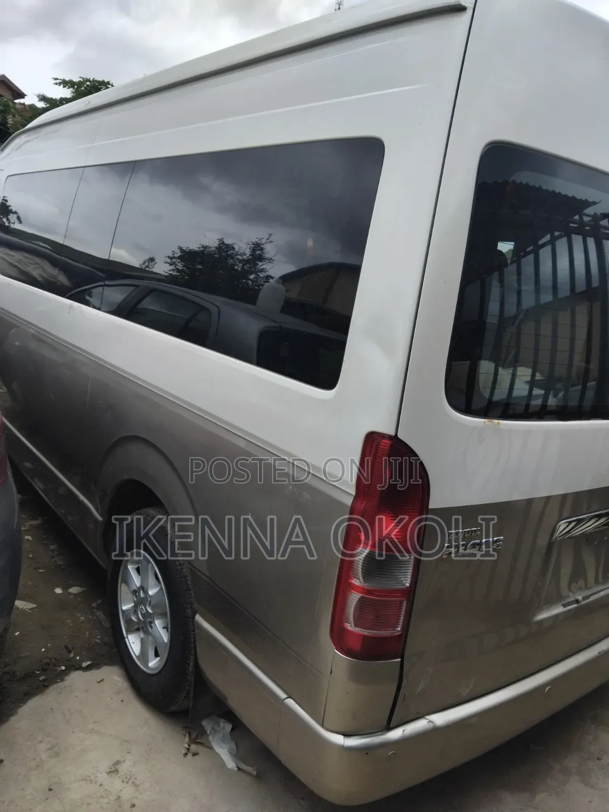 Toyota HiAce 2009 White