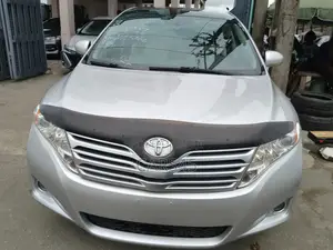Toyota Venza 2010 Silver