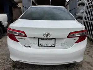 Toyota Camry LE 4dr Sedan (2.5L 4cyl 6A) 2012 White