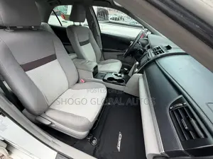 Toyota Camry LE 4dr Sedan (2.5L 4cyl 6A) 2012 White