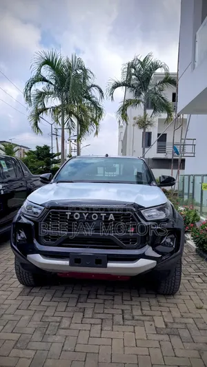 New Toyota Hilux 2026 Black