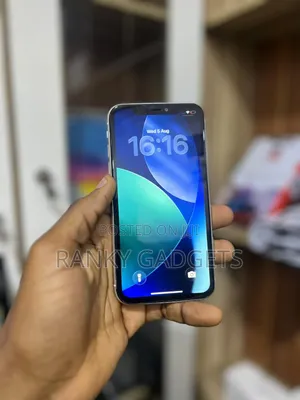 Apple iPhone 11 64 GB White