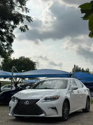 Lexus ES 350 FWD 2016 White