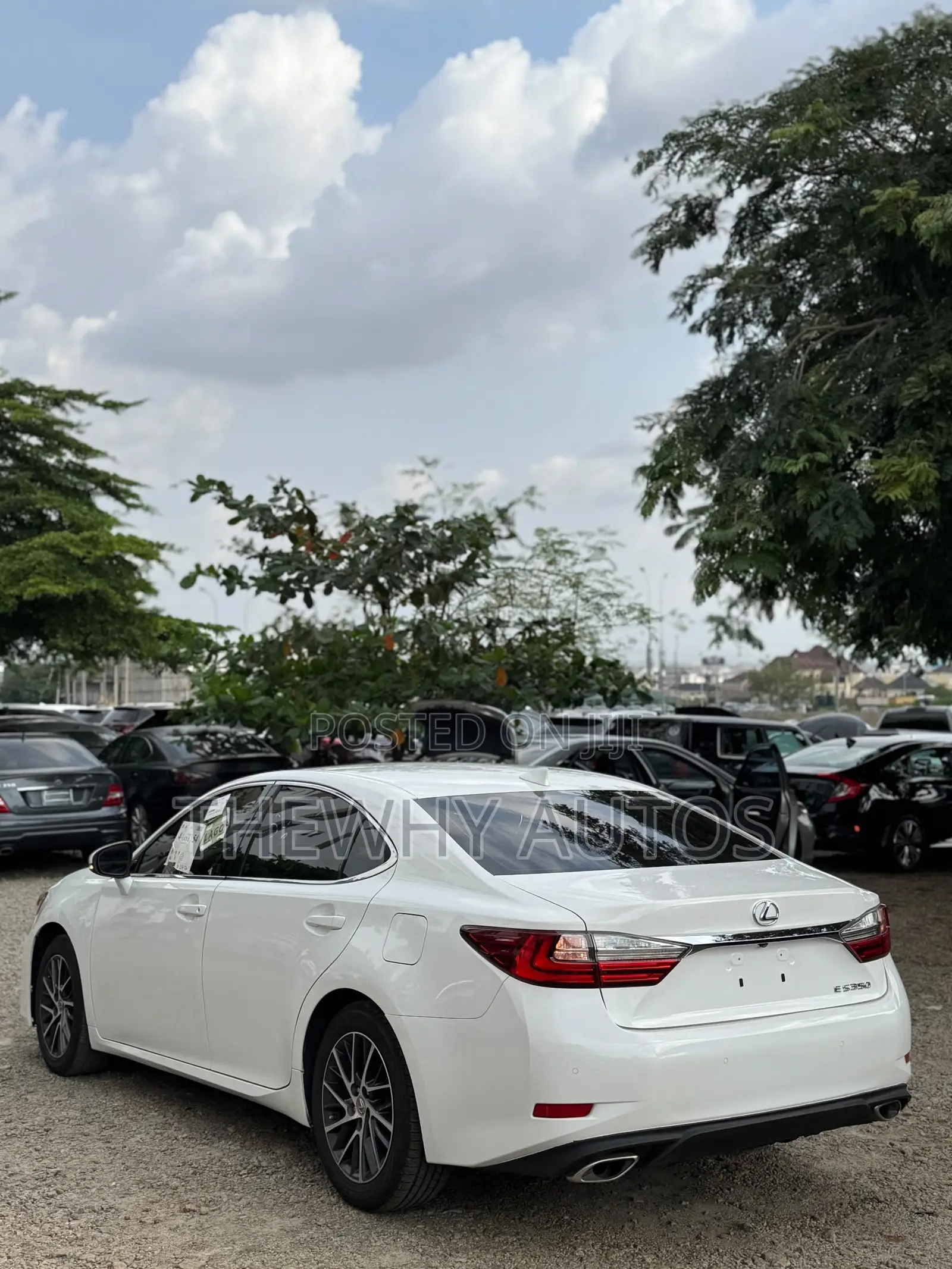 Lexus ES 350 FWD 2016 White