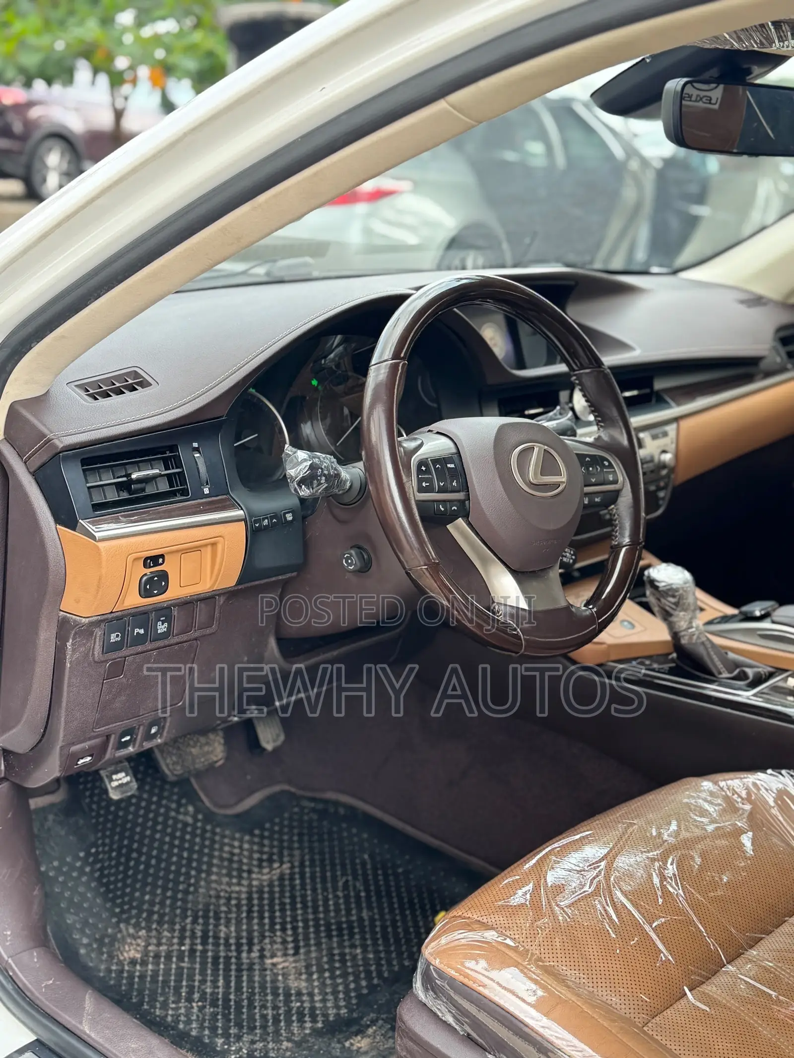 Lexus ES 350 FWD 2016 White