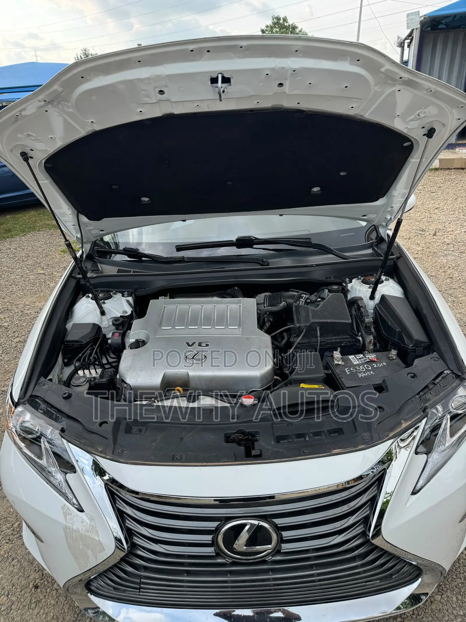 Lexus ES 350 FWD 2016 White