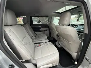 Toyota Highlander Limited 4dr SUV (3.5L 6cyl 6A) 2014 Silver
