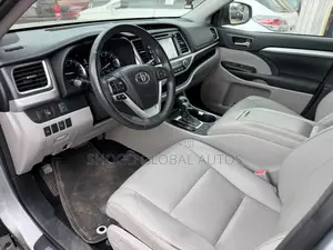 Toyota Highlander Limited 4dr SUV (3.5L 6cyl 6A) 2014 Silver