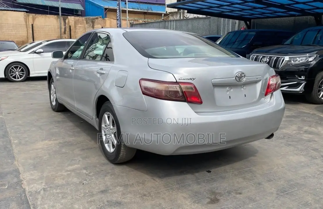 Toyota Camry 2009 Silver