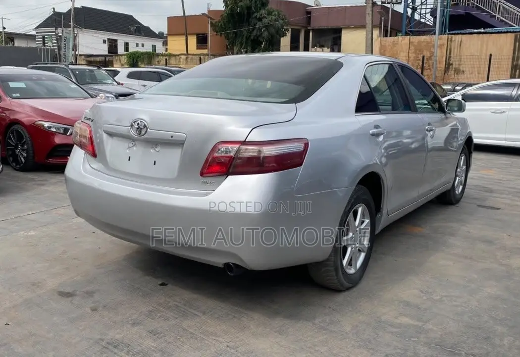Toyota Camry 2009 Silver