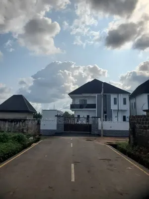 5bdrm Duplex in Oshimili North for sale