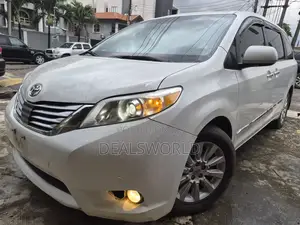 Toyota Sienna Limited 7 Passenger 2012 White