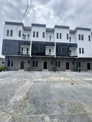 4bdrm Duplex in Lekki for sale