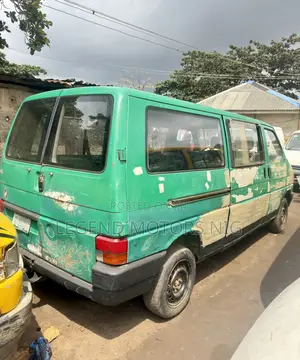 Volkswagen Transporter 2003 Green