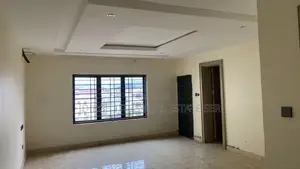 5bdrm Townhouse / Terrace in By Bus Terminal, Mabushi for rent