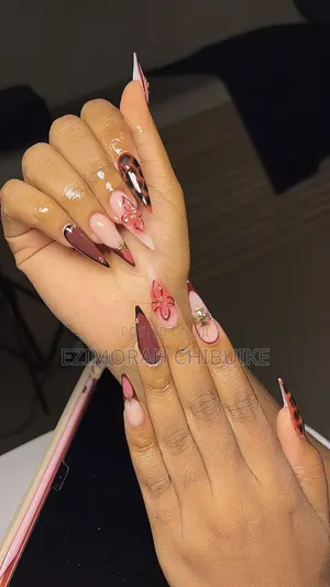 Professional Nail Technician – Affordable Nails