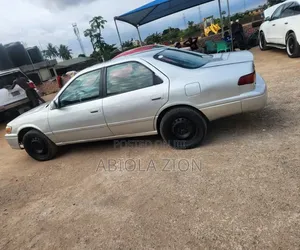 Toyota Camry LE 4dr Sedan (2.2L 4cyl 4A) 2001 Silver