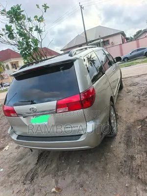 Toyota Sienna XLE Limited 2005 Gold