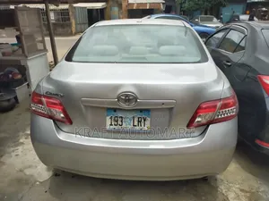 Toyota Camry 2010 Silver