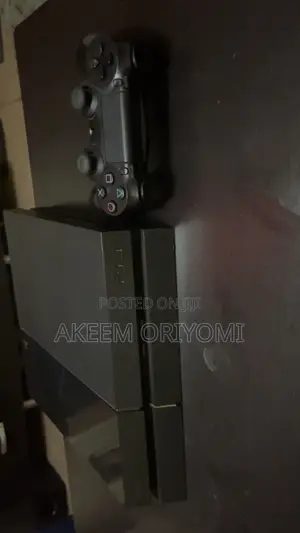 Play Station 4