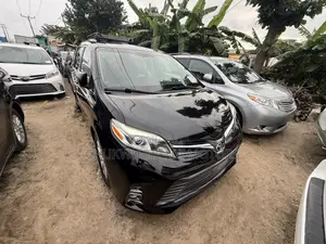 Toyota Sienna Limited Premium (3.5L 6cyl 8A) 2018 Black