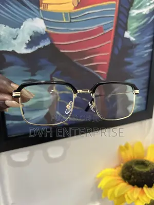 Photochromic Reading Glasses With Anti Blue Light Protection.