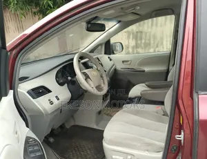 Toyota Sienna LE 8 Passenger 2011 Red