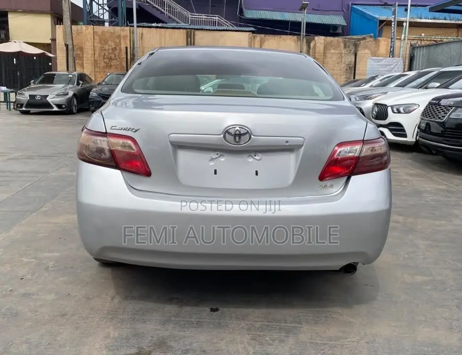 Toyota Camry 2009 Silver