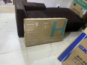 Hisense 40" Modern Flat Smart TV