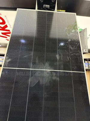 Jinko 650W Grade a Solar Panel