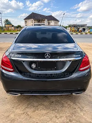 Mercedes-Benz C300 Sport 4dr AWD 4Matic Sedan (2.0L 4cyl 7A) 2015 Gray