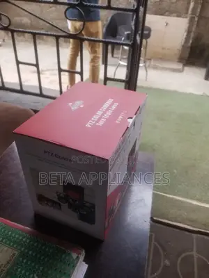 Outdoor 360° Ultra HD Solar PTZ Camera