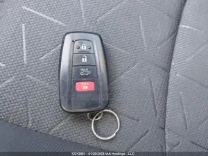 Toyota RAV4 XLE Premium 2021 Blue
