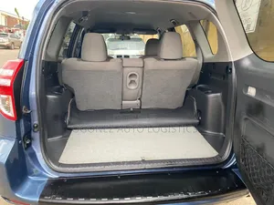 Toyota RAV4 XLE AWD (2.5L 4cyl 6A) 2013 Blue