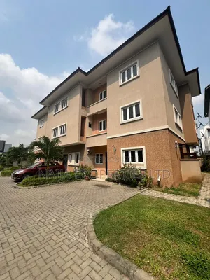 4bdrm Townhouse/Terrace in Ikate for sale